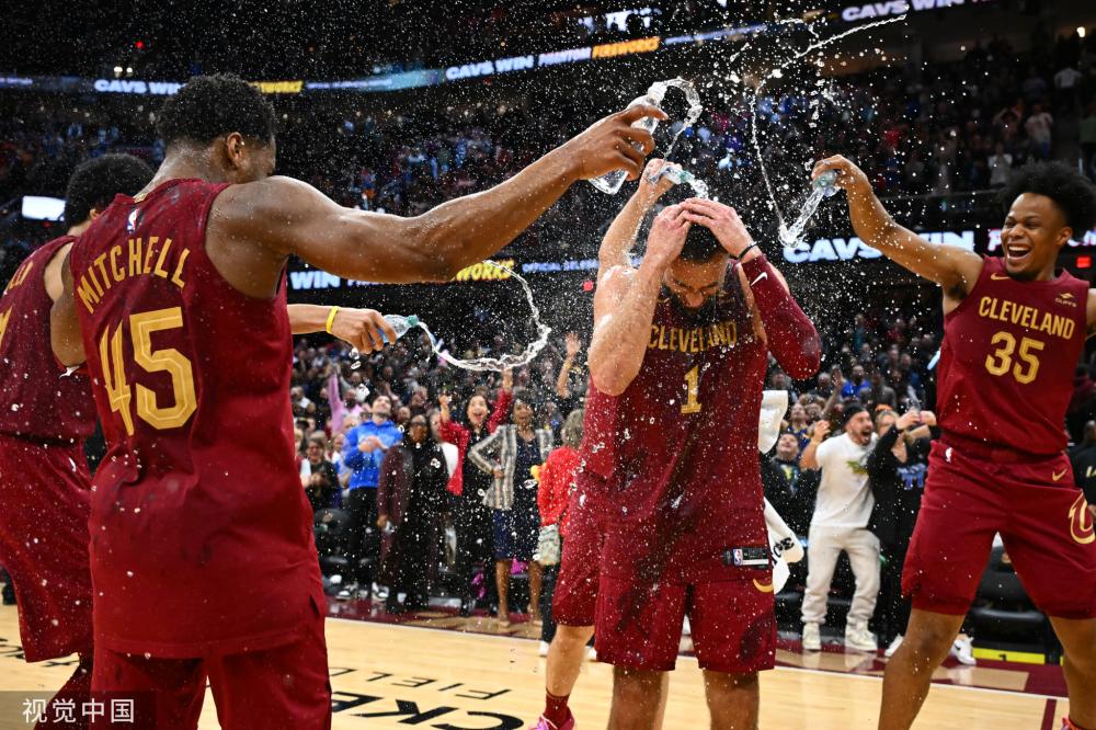 索博斯洛伊：我得感谢阿诺德，这球有点远但我决定冒险试一下