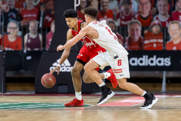 体育CBA：“辽鲁大战”一触即发 麦克莱默遗憾缺席